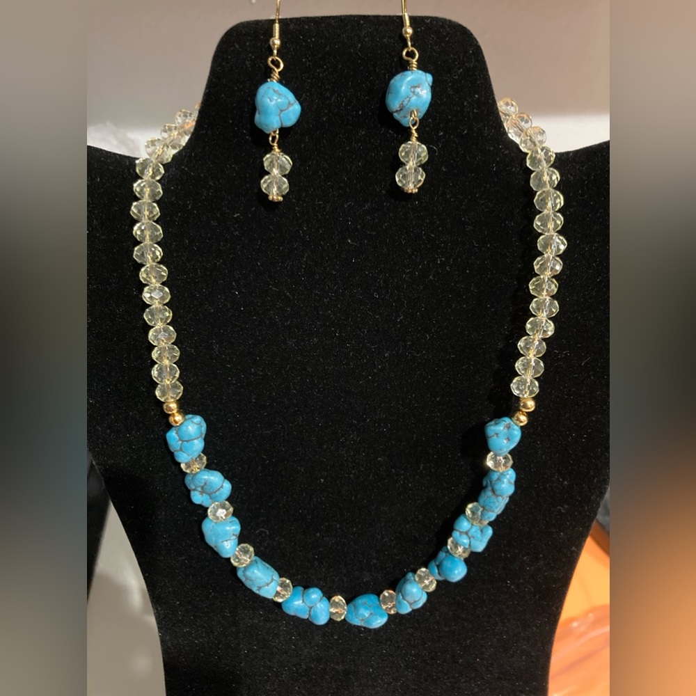 Howlite and crystals Set